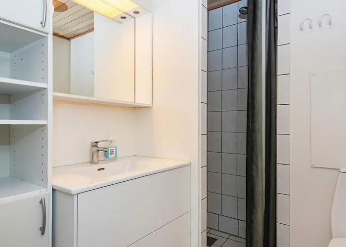 Apartment 6 Person In Fano-by Traum *